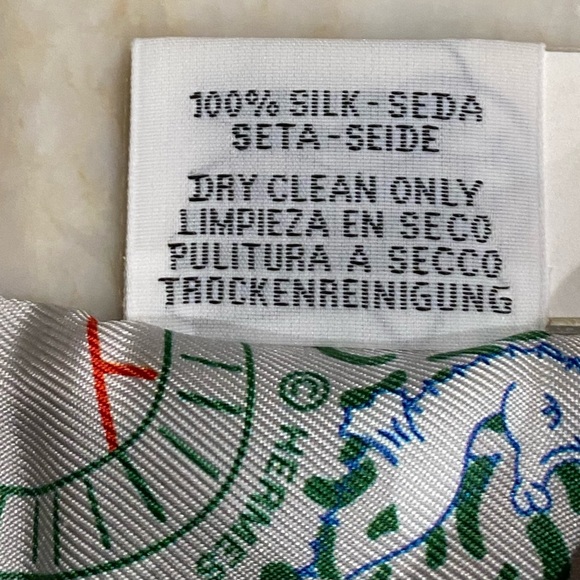 Hermès SPLASH PARK Silk Twilly Scarf in Gris Perle, Vert and Noir - Picture 9 of 9